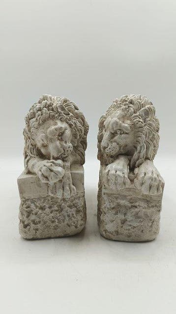 sculptuur, Coppia di leoni il dormiente e il vegliante -
