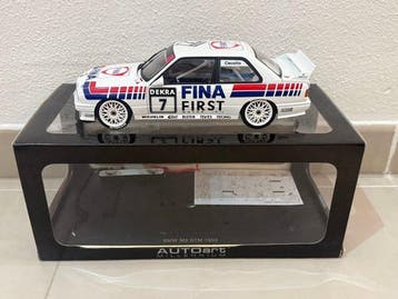 Autoart 1:18 - Model raceauto - BMW M3 DTM (1992), Nieuw