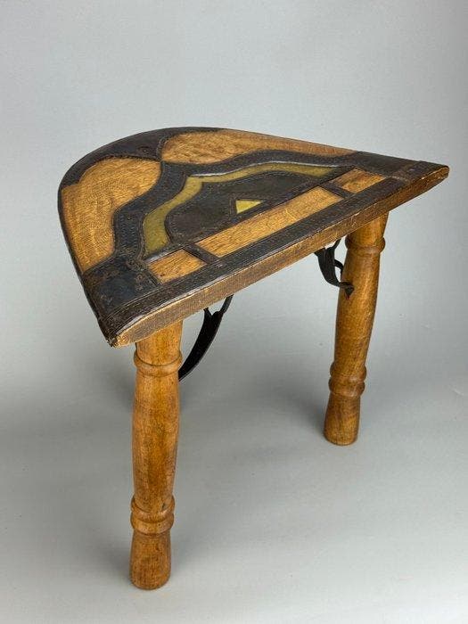 Kruk - Hout, leer, IJzer - Etnisch ambachtelijk, Antiek en Kunst, Kunst | Designobjecten