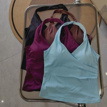 Comfortabele Sport BH met V-hals en Halter Nek - Ademend & S, Verzenden