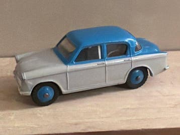 Dinky Toys 1:43 - Model sedan - Hillman minx, Nieuw