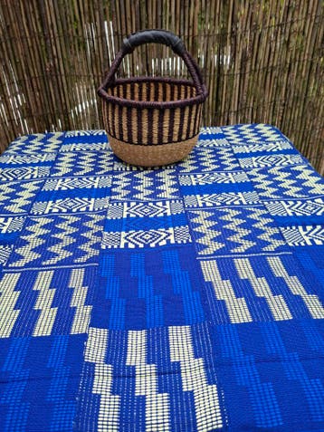 Baby mandje Bolgatanga / indigo koningsblauwe kente, Overige materialen, Mand, Verzenden, Rond