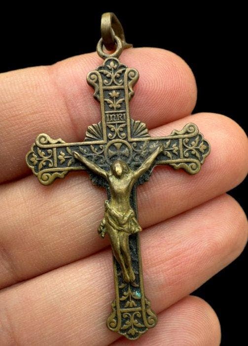 gotisch esoterisch en ingewikkeld borstkruis fijn, Antiek en Kunst, Curiosa en Brocante