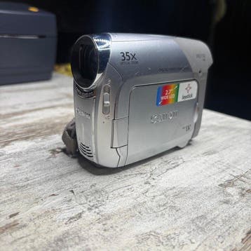 Canon MD110 Mini DV-DV camera