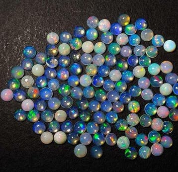 Opaal Cabochon - Hoogte: 5 mm - Breedte: 5 mm- 1 g - (30)
