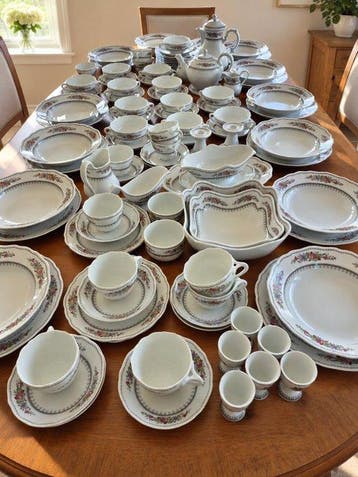 Hutschenreuther - Eetservies voor 12 (106) - Arabella -