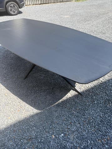 Wellington eettafel, kleur noir (nieuw, outlet), Huis en Inrichting, Tafels | Eettafels, Nieuw, Overige materialen