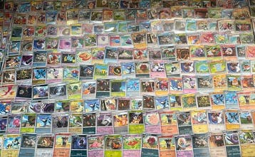 Pokémon - 250 Card - large and special reverse holo rare, Nieuw