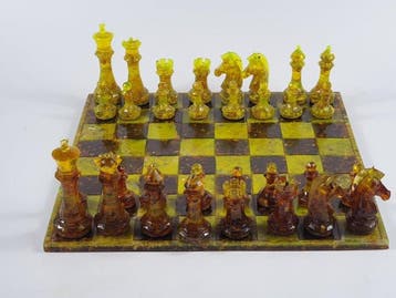 AmberSoulStudio - Schaakspel - Handmade Baltic Amber Chess