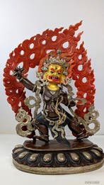 Groot beeld Vajrapani, een belangrijke bodhisattva in het