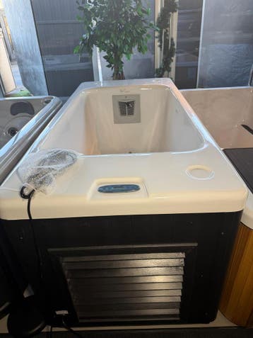 Showroom model Ijsbad ACTIE!, Nieuw