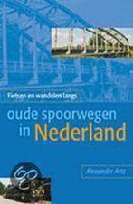 Fietsen en wandelen langs oude spoorwegen in Nederland, Boeken, Verzenden, Gelezen, A. Artz