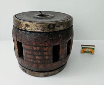 Antieke As van wagenwiel - Plantentafel - Werkgereedschap