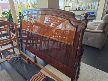 Antiek bedframe, Nieuw