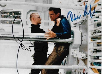 Pierce Brosnan and Robert Carlyle as Renard. - Autographed, Nieuw