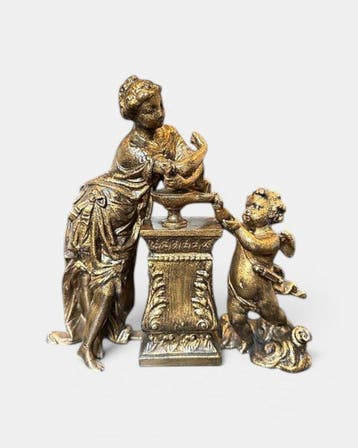 Beeldje, A Classical lady with Cupido - 28 cm - Zinklegering, Antiek en Kunst