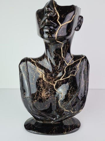 Santicri - sculptuur, Tired face - 32 cm - hars en, Nieuw
