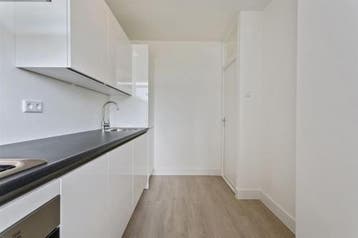 Te Huur 4 Kamer Appartement De la Reyweg In Den Haag, Huizen en Kamers, Huizen te huur, Den Haag, Den Haag, Direct bij eigenaar