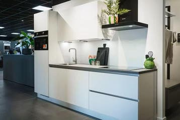 Alpin witte rechte keuken, Ophalen, Wit, Enkelwandige keuken, Zo goed als nieuw