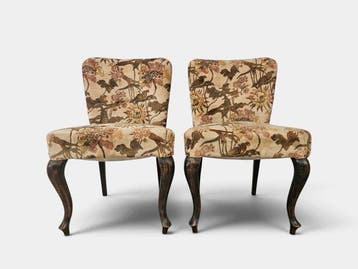 Stoel (2) - Een paar kamerstoelen van stof met