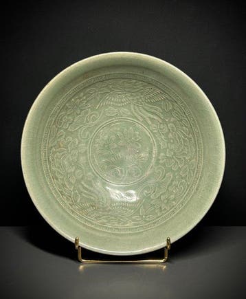Een fijne antieke Koreaanse kom met celadon-glasur, Lotus &