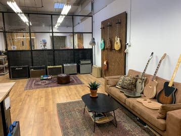 Brite Guitars reparatie en custom guitars Breda., Nieuw