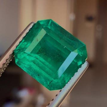 Groen Smaragd - 4.47 ct - Guild Gem Laboratory - Levendig, Nieuw