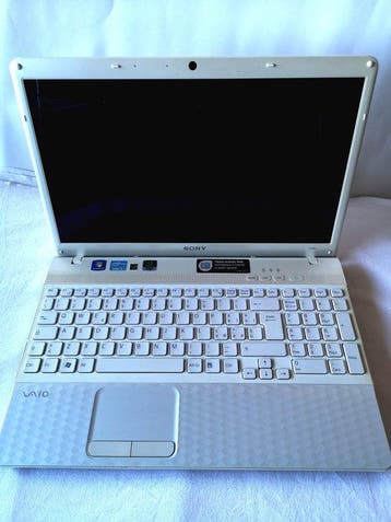 Sony Anniversary Vaio Intel Core i3 2,2 GHz 4gbRam 500hd, Nieuw