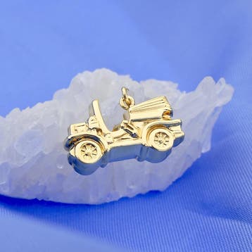 Gouden hanger van een oldtimer auto (Hanger of bedel), Ophalen of Verzenden, Gebruikt, Goud, Overige merken