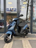 Piaggio Zip IGET E5 brom | Nieuwstaat! | Custom | Garantie, Fietsen en Brommers, Ophalen, Gebruikt, Maximaal 45 km/u, Zip