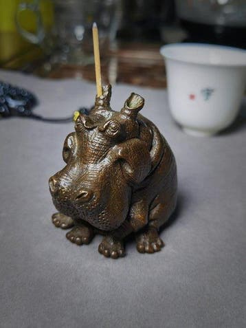 Japanese bronze hippo sculpture/tea ceremony ornament –, Antiek en Kunst