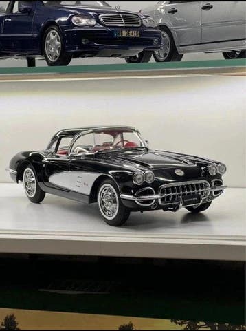 Autoart 1:18 - Modelauto - Chevrolet Corvette - Corvette C1, Nieuw