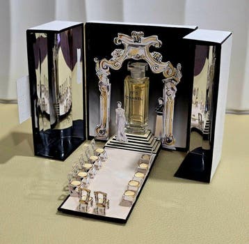 Chanel - Parfumfles - Chanel N5 - Glas, karton - Zonder