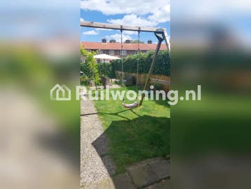 Apeldoorn: eengezinswoning met 4 kamers en zeer ruime tuin, Huizen en Kamers, Woningruil