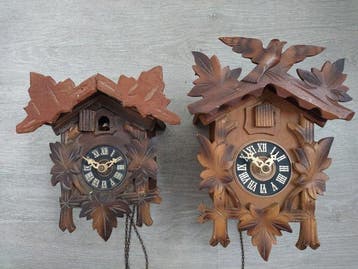 Koekoeksklok (2) - Hout - 1970-1980