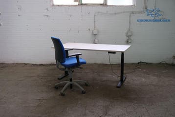 Elektrisch verstelbaar bureau 160x80 cm – helder blad, zwart, Zit-sta bureau, Gebruikt, Verzenden, Overige merken