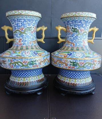 Vaas - Emaille, Hout - China - Vazen met voetstukken