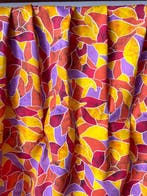 Levendige zonwerende stof met abstracte ontwerpen in dubbele