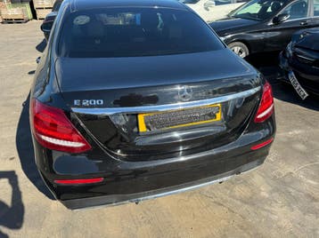 Achterklep Mercedes E-klasse w213 Zwart, Auto-onderdelen, Ophalen of Verzenden, Gebruikt, Mercedes-Benz