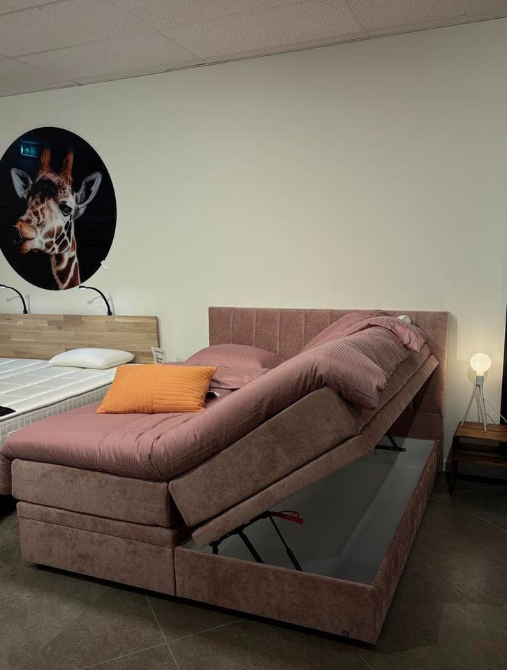 Dockum boxspring 180x200 – Direct leverbaar – vanaf 1095,-, Huis en Inrichting, Slaapkamer | Boxsprings, 180 cm, 200 cm, Overige kleuren