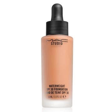 MAC Cosmetics - Studio Waterweight Foundation - NC25 - NW30, Ophalen of Verzenden, Nieuw, Gehele gezicht, Make-up