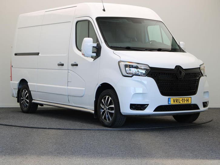 Renault Master T35 2.3 dCi 135 L2H2 Work Edition, Auto's, Bestelauto's, Dealer onderhouden, Lease, Handgeschakeld, Wit, Renault