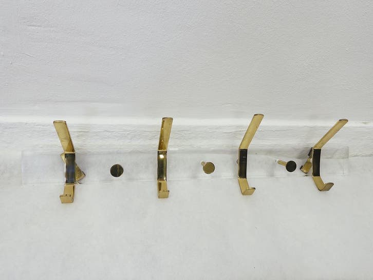 wandkapstok met messing haken, Huis en Inrichting, Woonaccessoires | Kapstokken, Wandkapstok, Gebruikt, Kunststof, Minder dan 100 cm