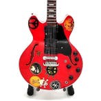 Miniatuur Gibson ES-335 Big Red gitaar met gratis standaard, Ophalen of Verzenden, Nieuw, Pop, Beeldje of Miniatuur