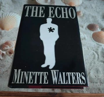 Minette Walters - The Echo, Zo goed als nieuw, Minette Walters