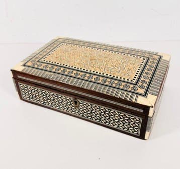 Doos - Houten sieradendoos met geometrische parelmoeren, Antiek en Kunst
