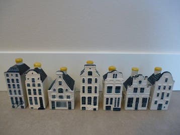 KLM-huisje - Zeven KLM/Bols huisjes gevuld met Bols