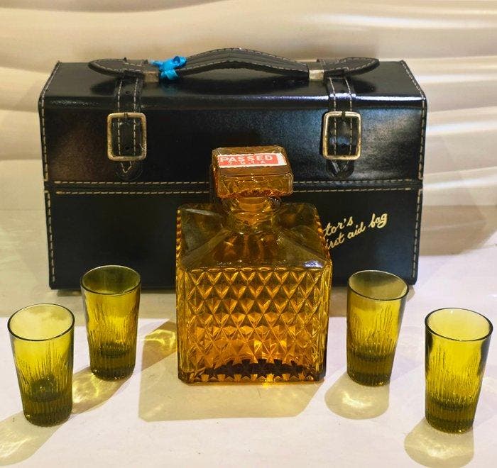 Doctors First Aid Bag - Bar - Leder, Glas - Sans Prix De, Antiek en Kunst, Curiosa en Brocante
