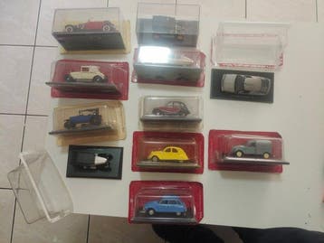 Hachette 1:43 - Modelauto (11) - Citroen -renault -, Nieuw