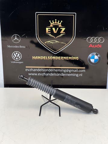 Volvo XC70 gasdemper achterklep rechts achter 2012 31217640, Gebruikt, Rechts, Volvo
